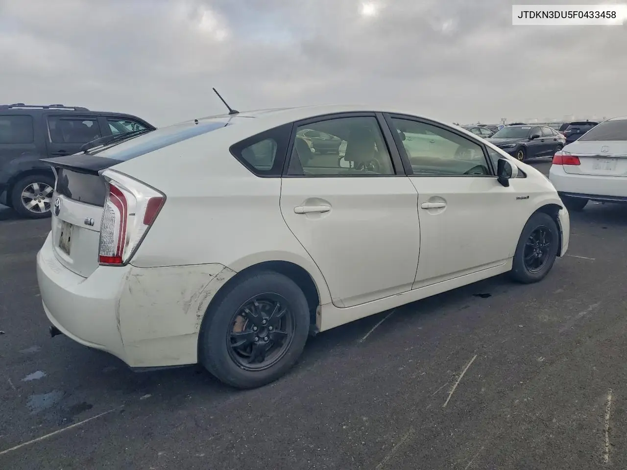 JTDKN3DU5F0433458 2015 Toyota Prius