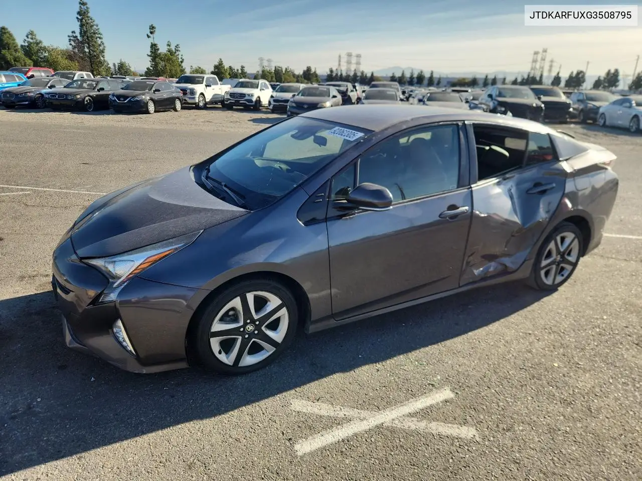 JTDKARFUXG3508795 2016 Toyota Prius
