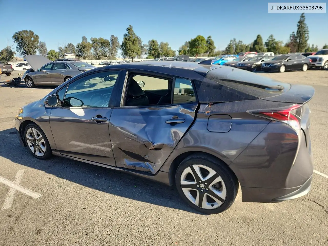 JTDKARFUXG3508795 2016 Toyota Prius