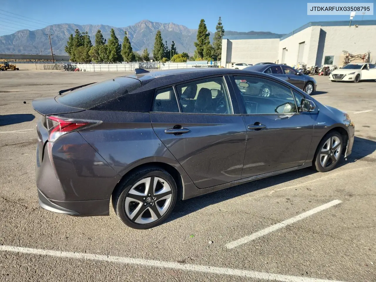 JTDKARFUXG3508795 2016 Toyota Prius