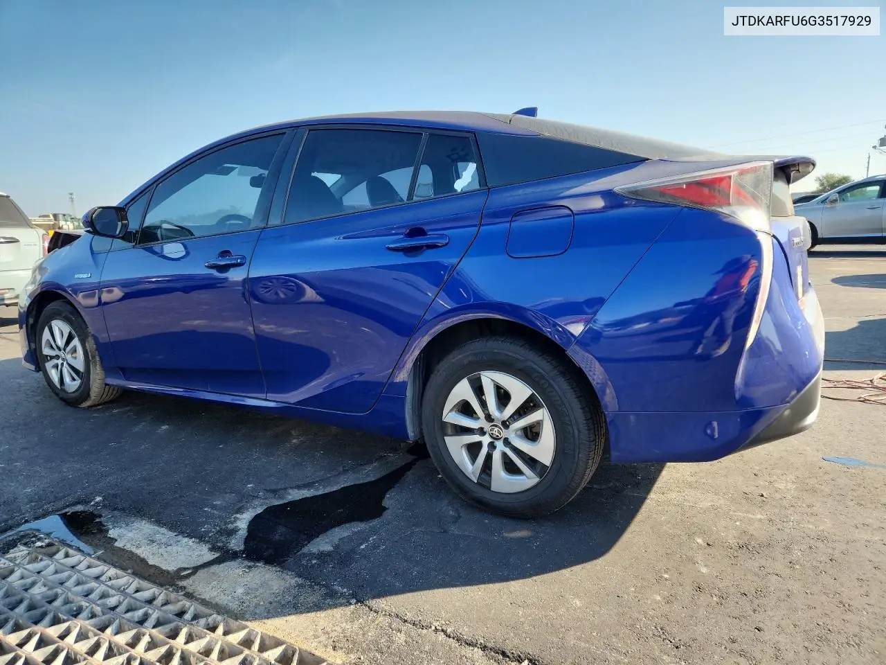 JTDKARFU6G3517929 2016 Toyota Prius