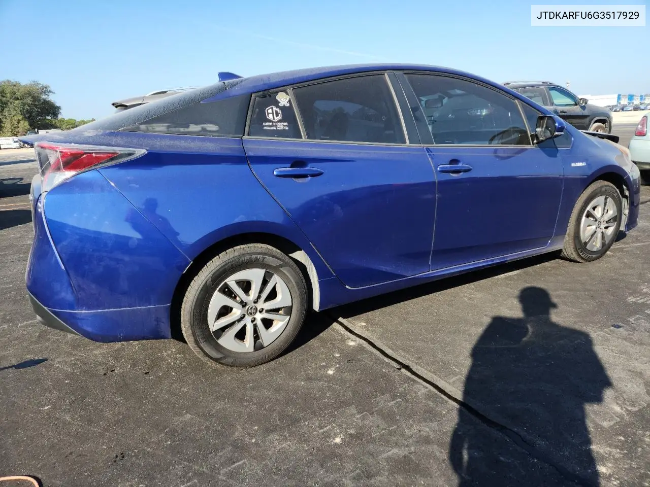 JTDKARFU6G3517929 2016 Toyota Prius