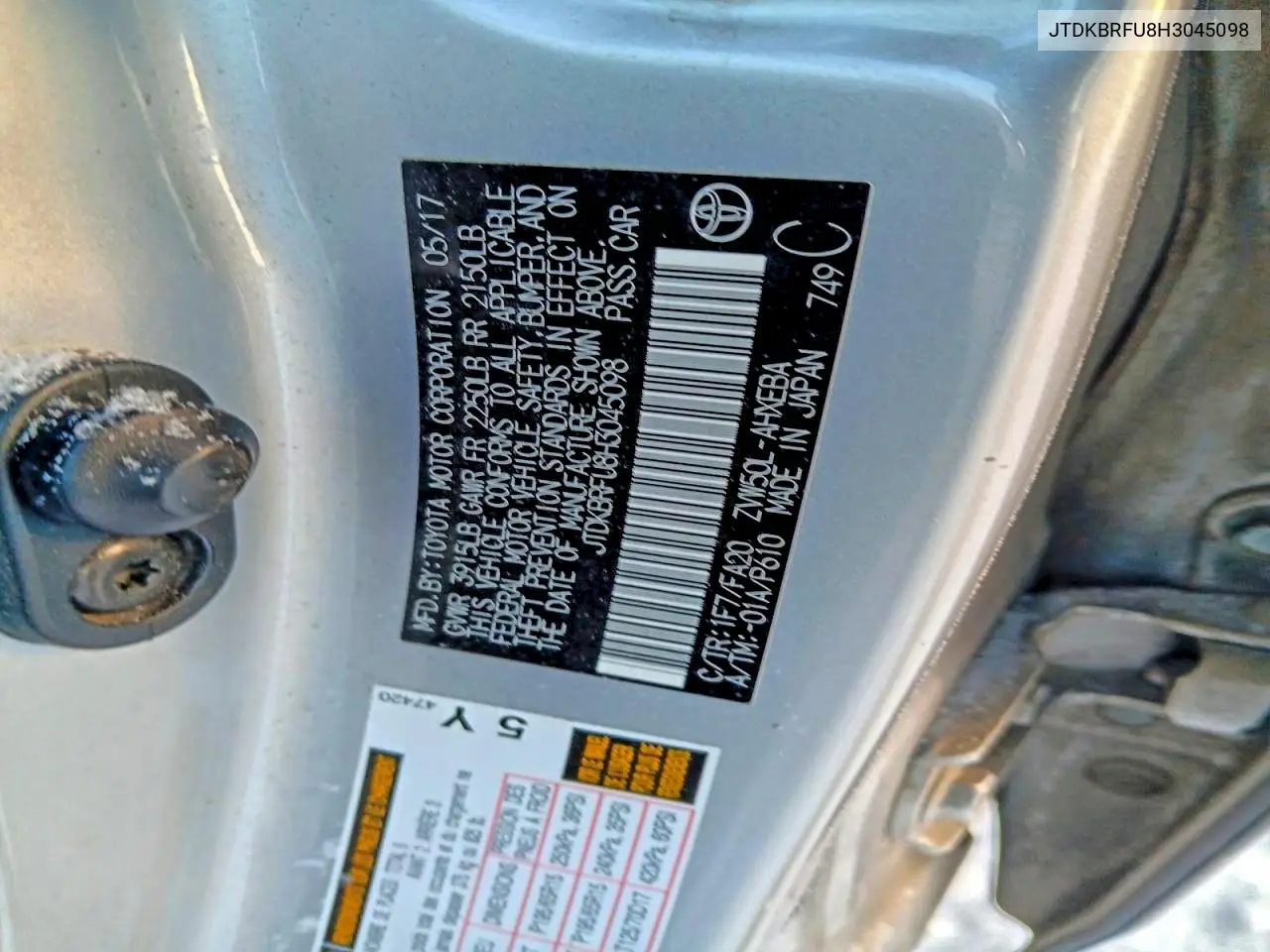 JTDKBRFU8H3045098 2017 Toyota Prius Two
