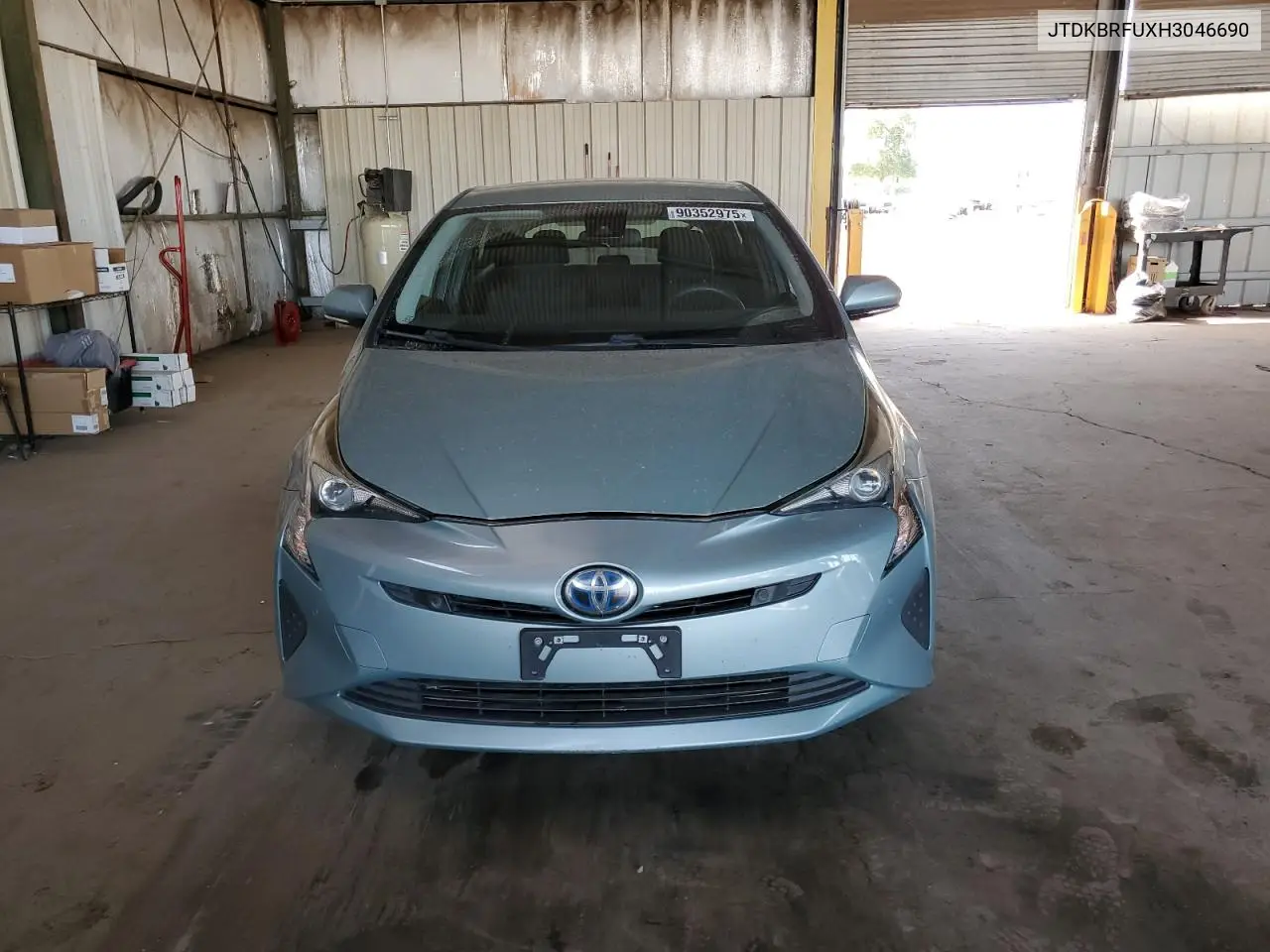 JTDKBRFUXH3046690 2017 Toyota Prius