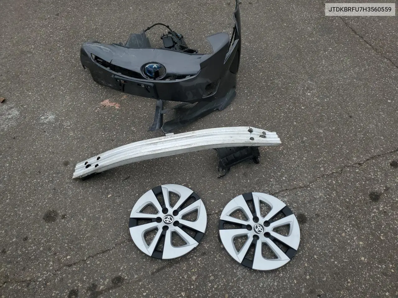 JTDKBRFU7H3560559 2017 Toyota Prius