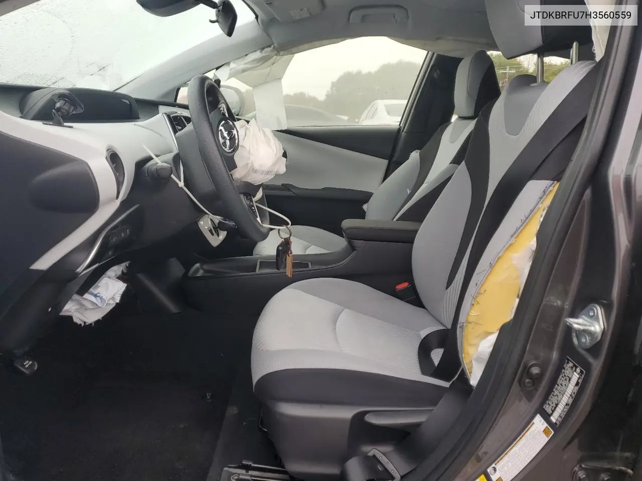 JTDKBRFU7H3560559 2017 Toyota Prius