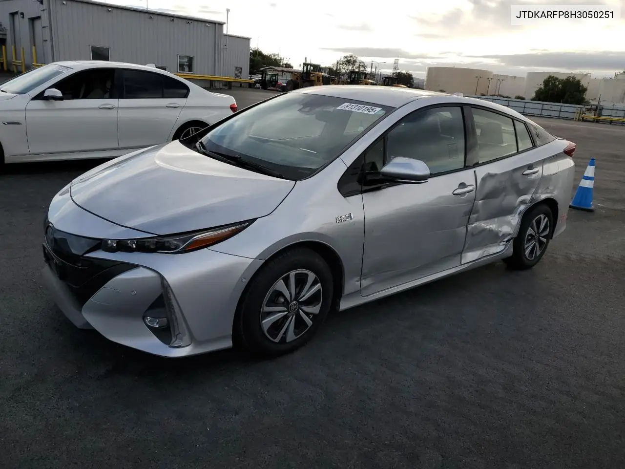 JTDKARFP8H3050251 2017 Toyota Prius Prime