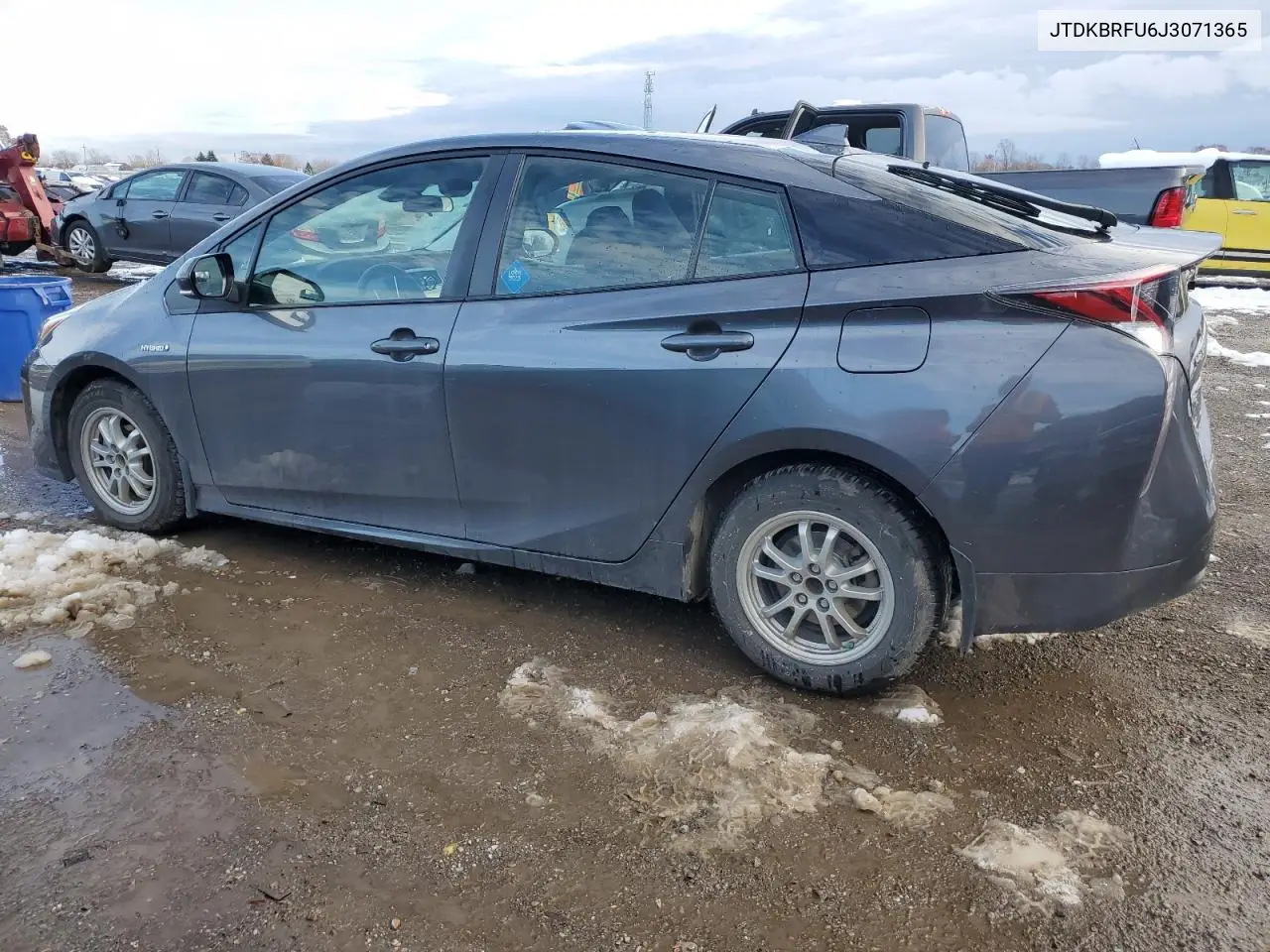 JTDKBRFU6J3071365 2018 Toyota Prius