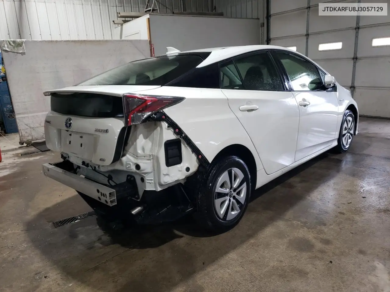 JTDKARFU8J3057129 2018 Toyota Prius