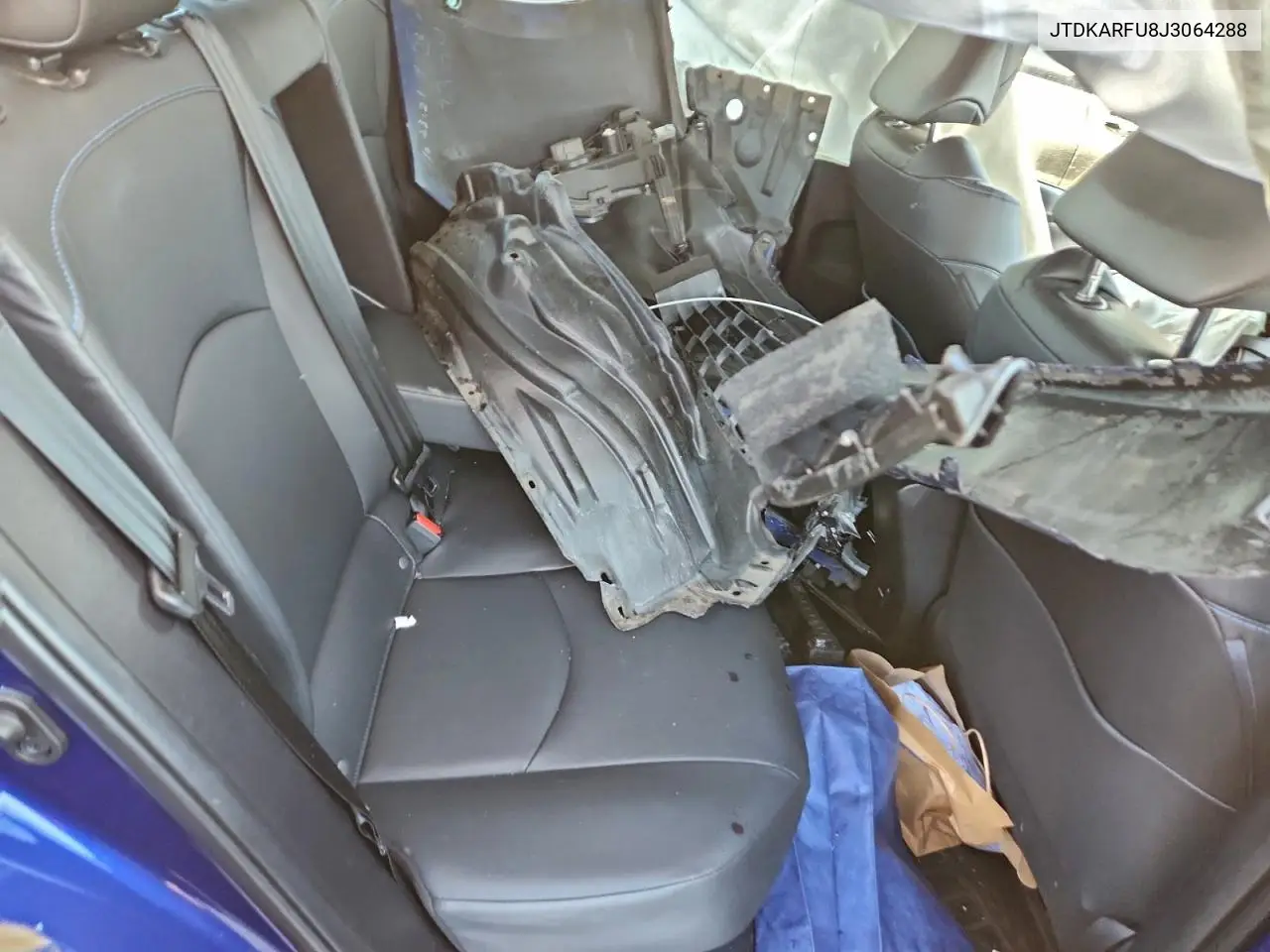 JTDKARFU8J3064288 2018 Toyota Prius