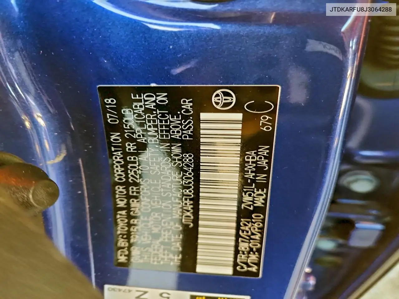JTDKARFU8J3064288 2018 Toyota Prius