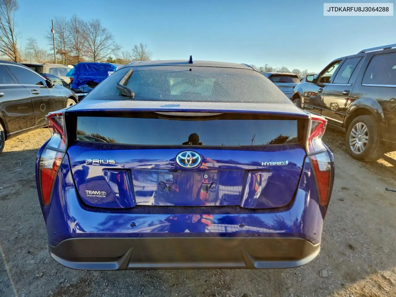 JTDKARFU8J3064288 2018 Toyota Prius