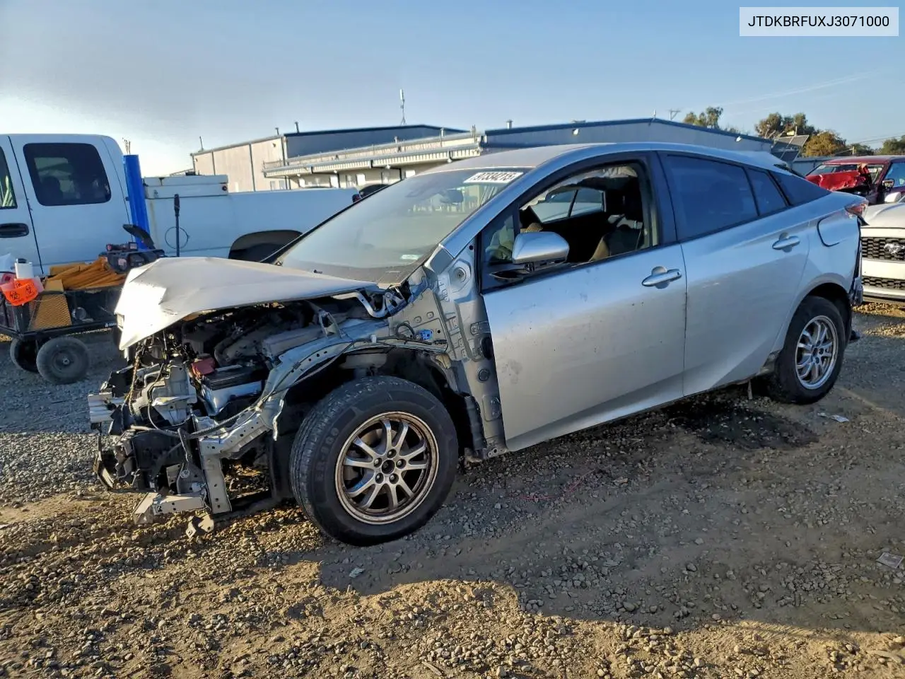 JTDKBRFUXJ3071000 2018 Toyota Prius