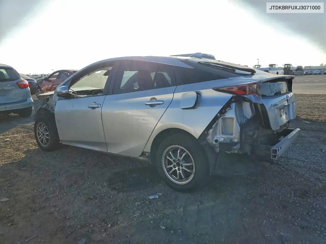 JTDKBRFUXJ3071000 2018 Toyota Prius