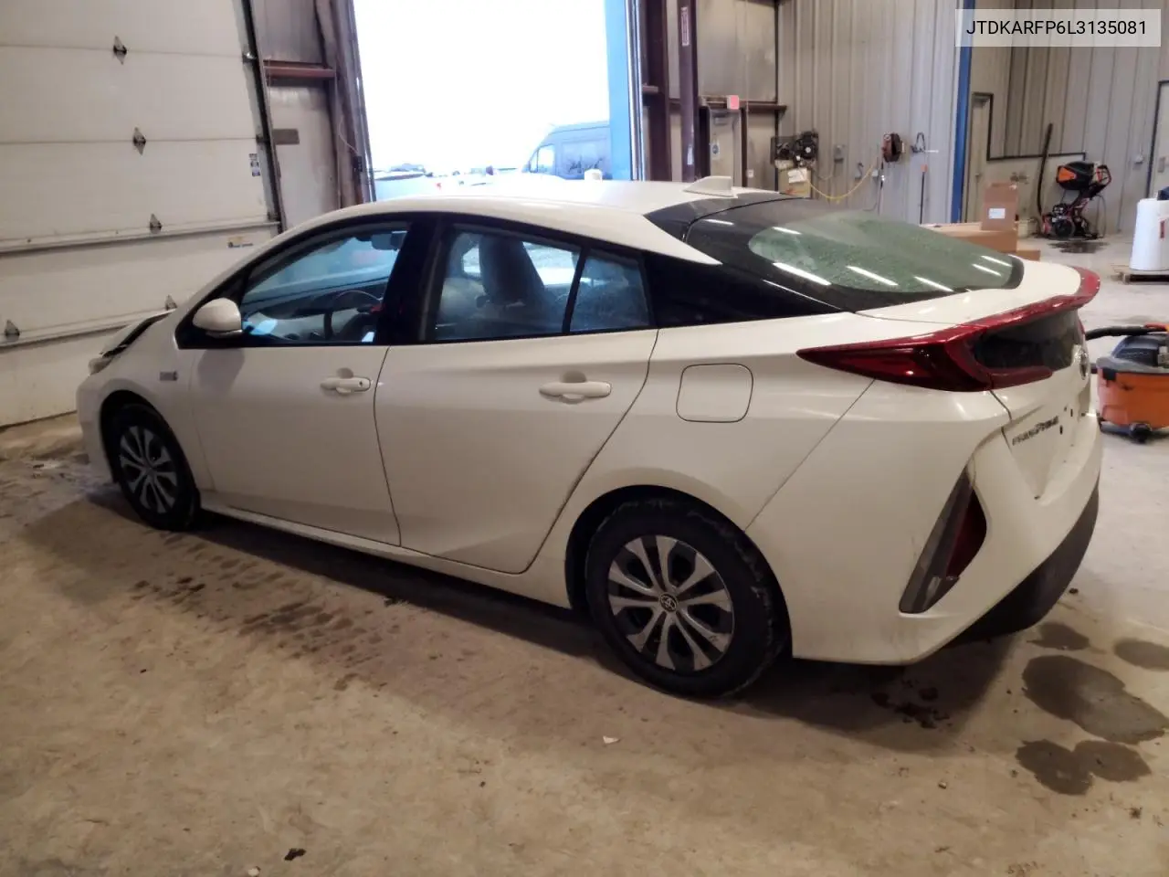 JTDKARFP6L3135081 2020 Toyota Prius Prime Le