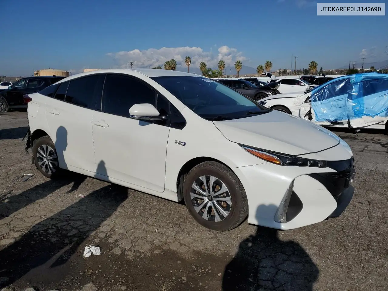 JTDKARFP0L3142690 2020 Toyota Prius Prime Le