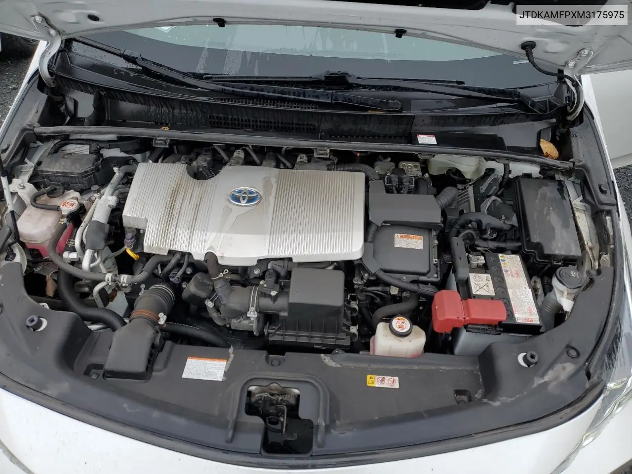JTDKAMFPXM3175975 2021 Toyota Prius Prime Le