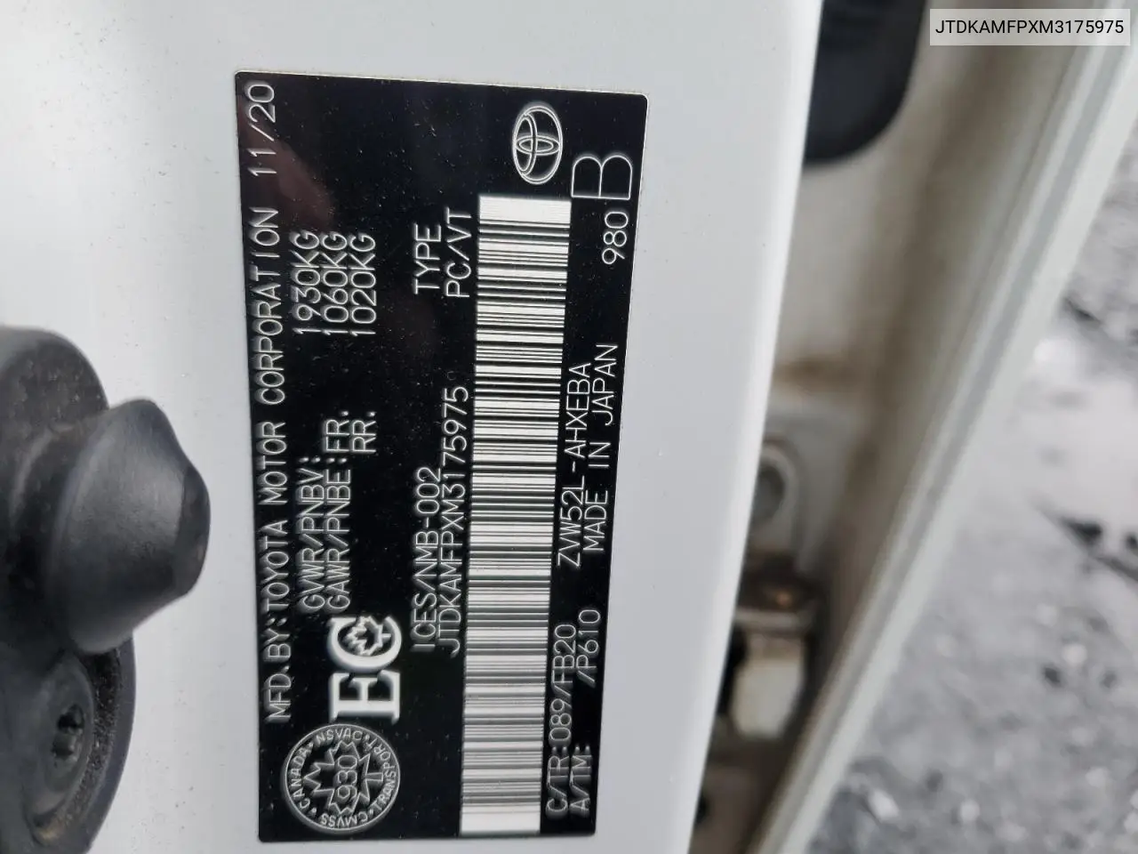 JTDKAMFPXM3175975 2021 Toyota Prius Prime Le
