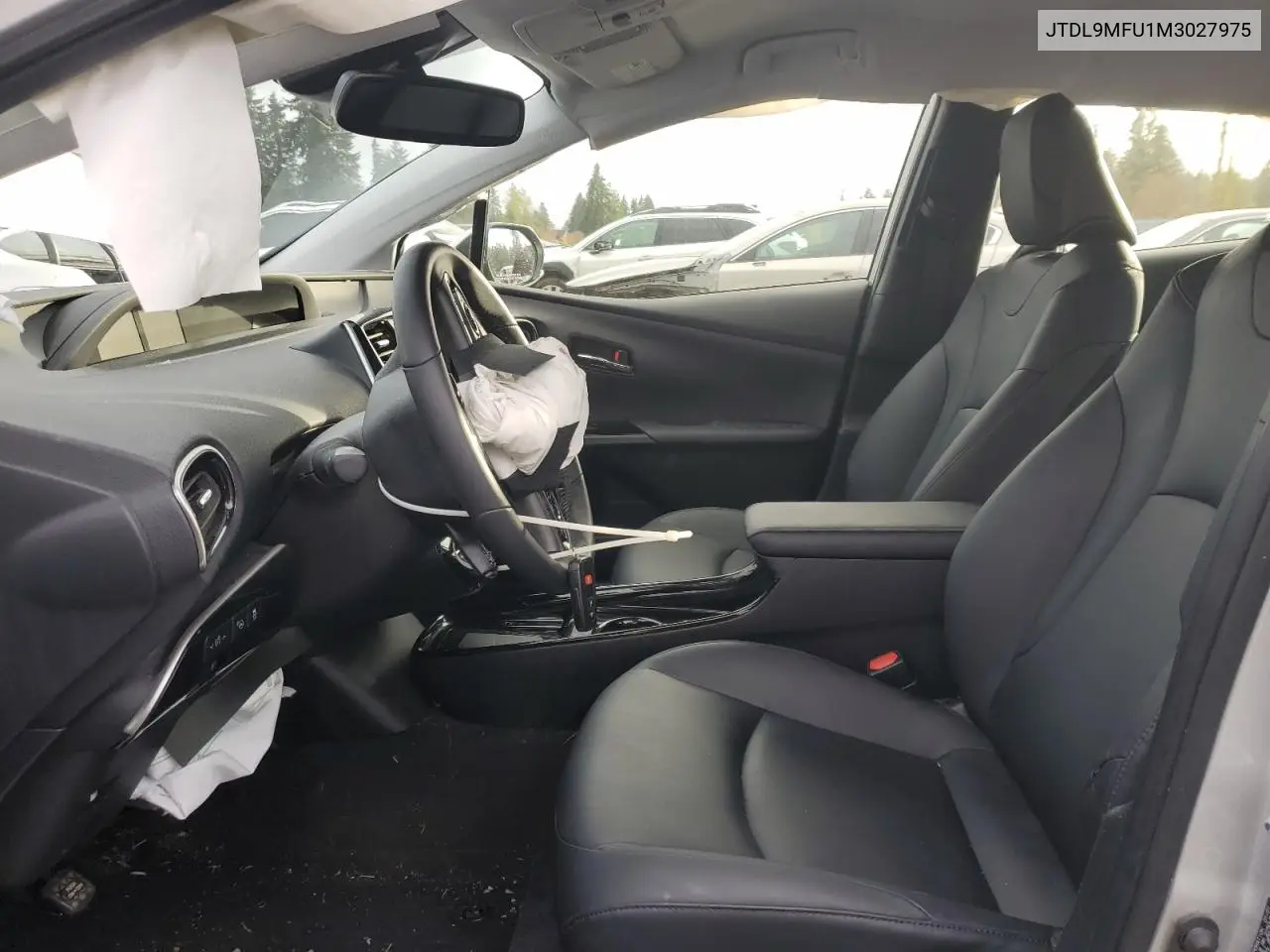 JTDL9MFU1M3027975 2021 Toyota Prius Le