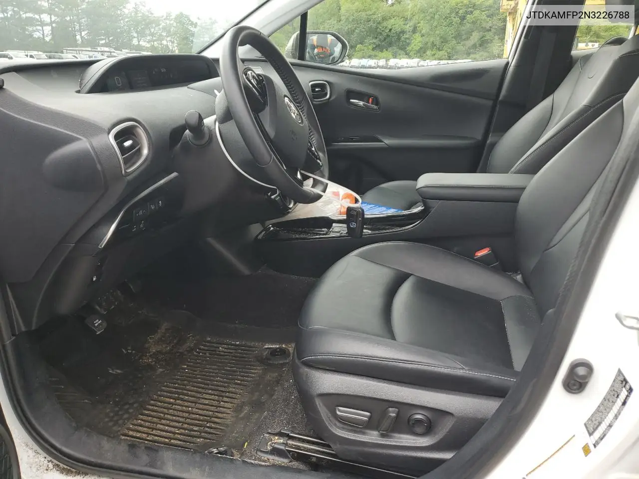 JTDKAMFP2N3226788 2022 Toyota Prius Prime Le