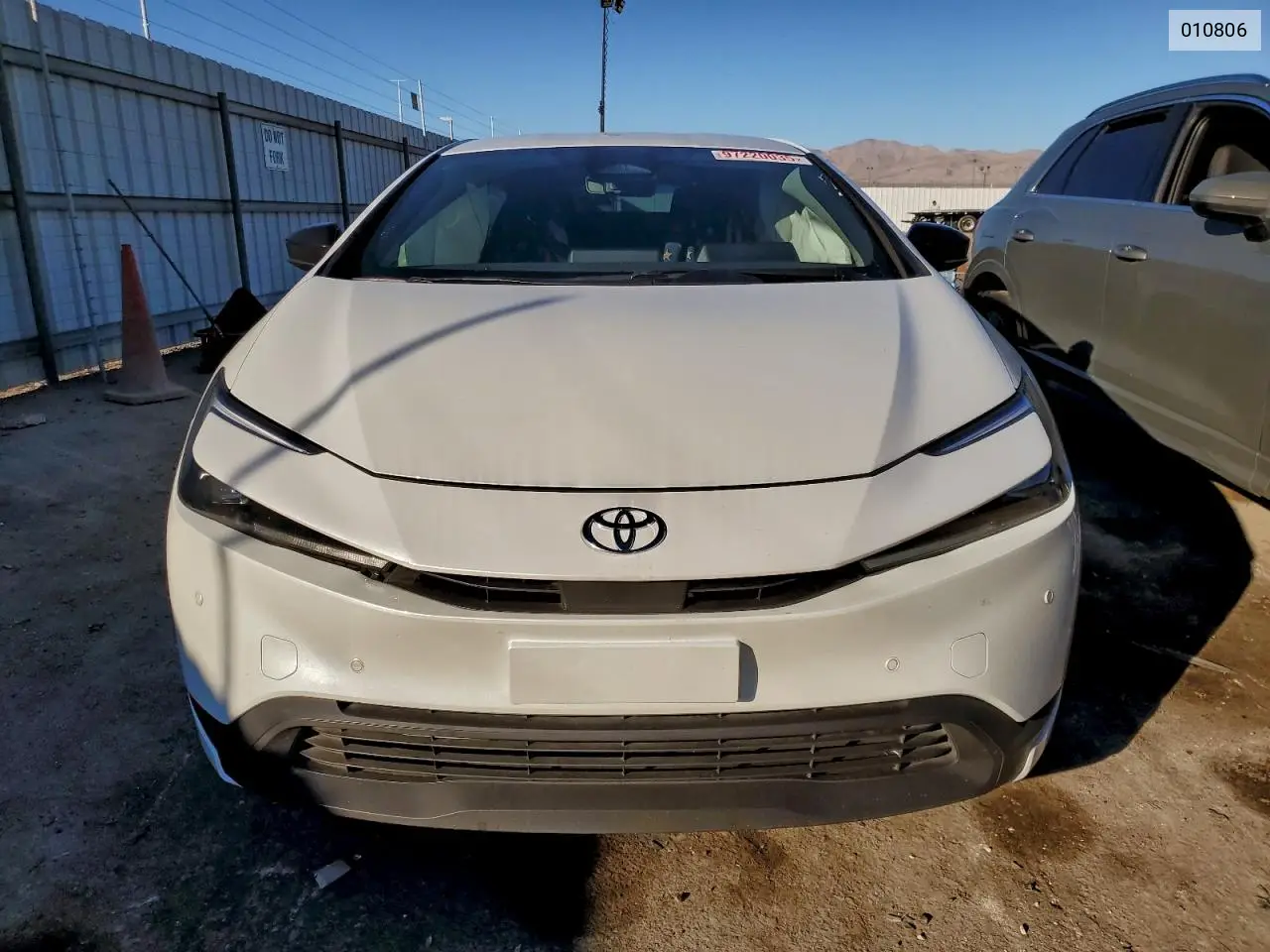 010806 2023 Toyota Prius Le
