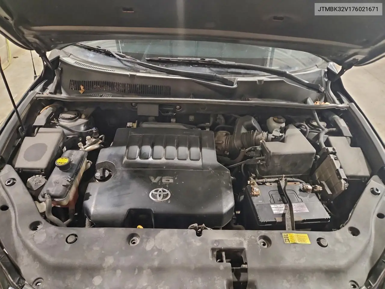 JTMBK32V176021671 2007 Toyota Rav4 Sport