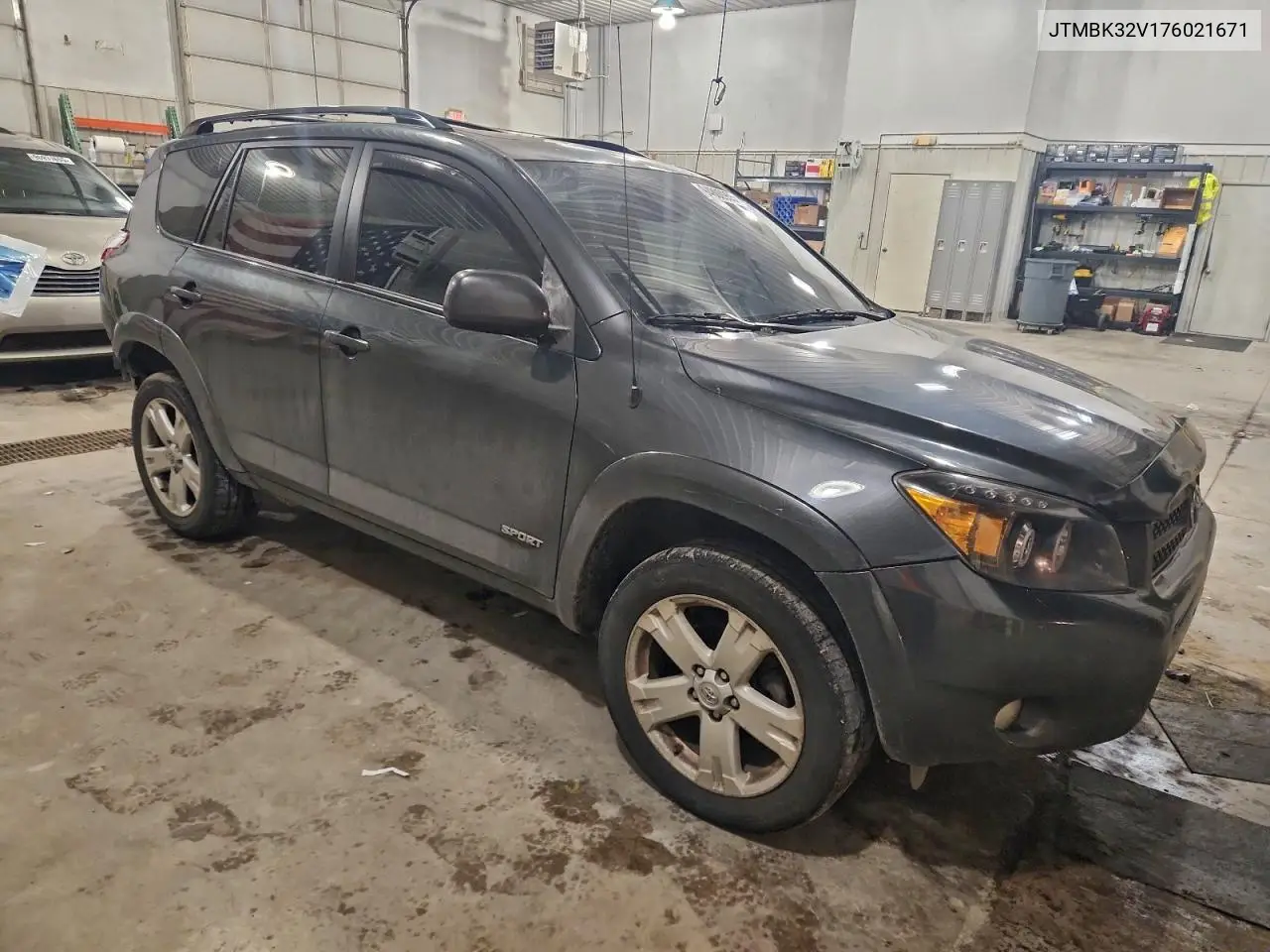 JTMBK32V176021671 2007 Toyota Rav4 Sport