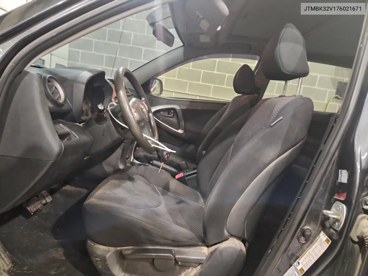 JTMBK32V176021671 2007 Toyota Rav4 Sport