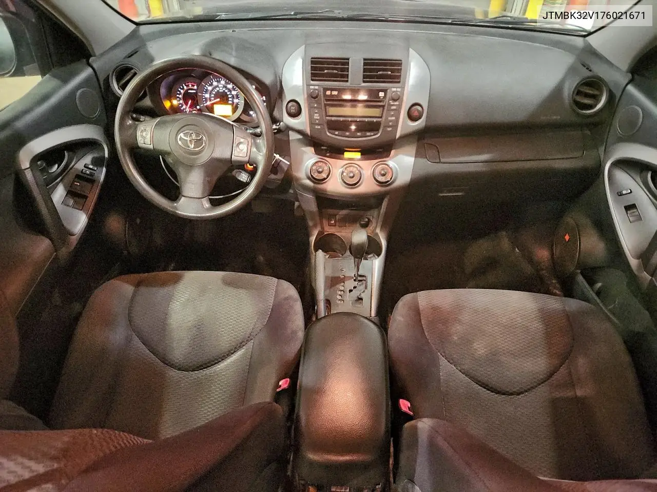JTMBK32V176021671 2007 Toyota Rav4 Sport