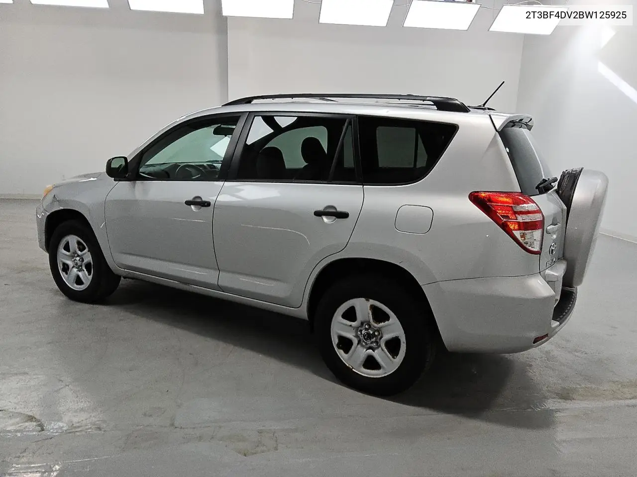 2T3BF4DV2BW125925 2011 Toyota Rav4