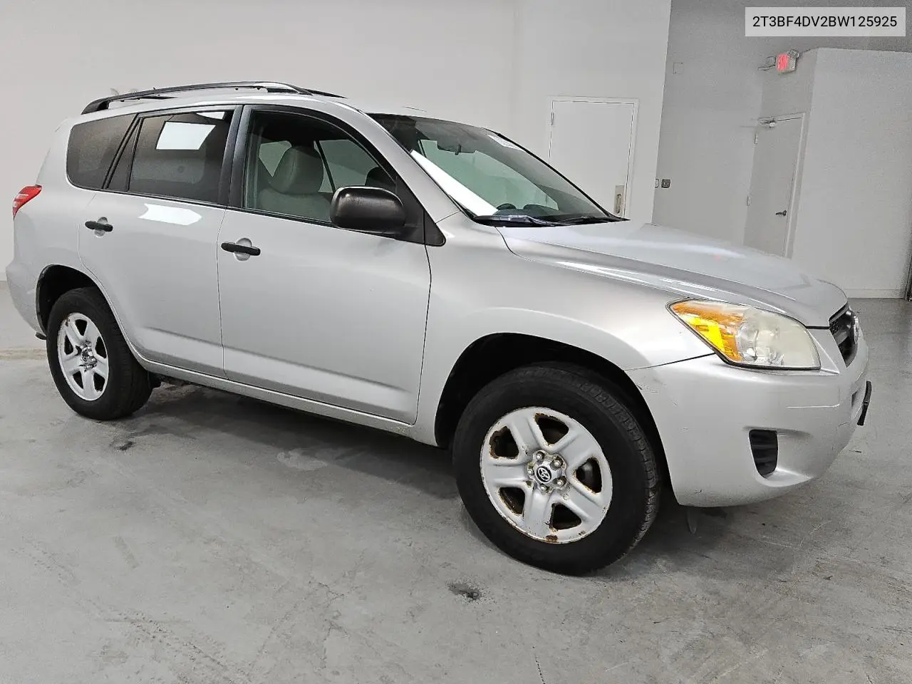 2T3BF4DV2BW125925 2011 Toyota Rav4