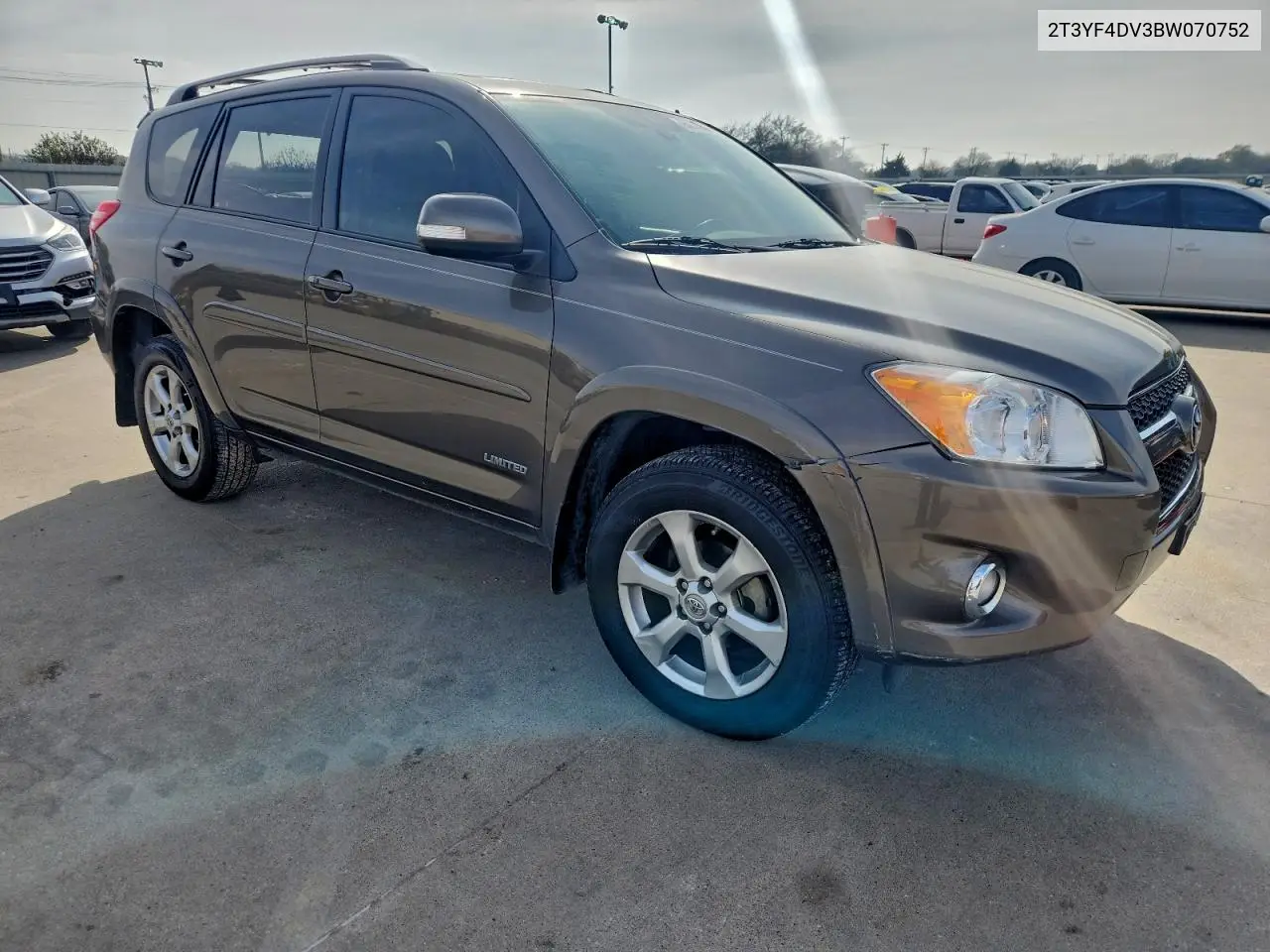 2T3YF4DV3BW070752 2011 Toyota Rav4 Limited