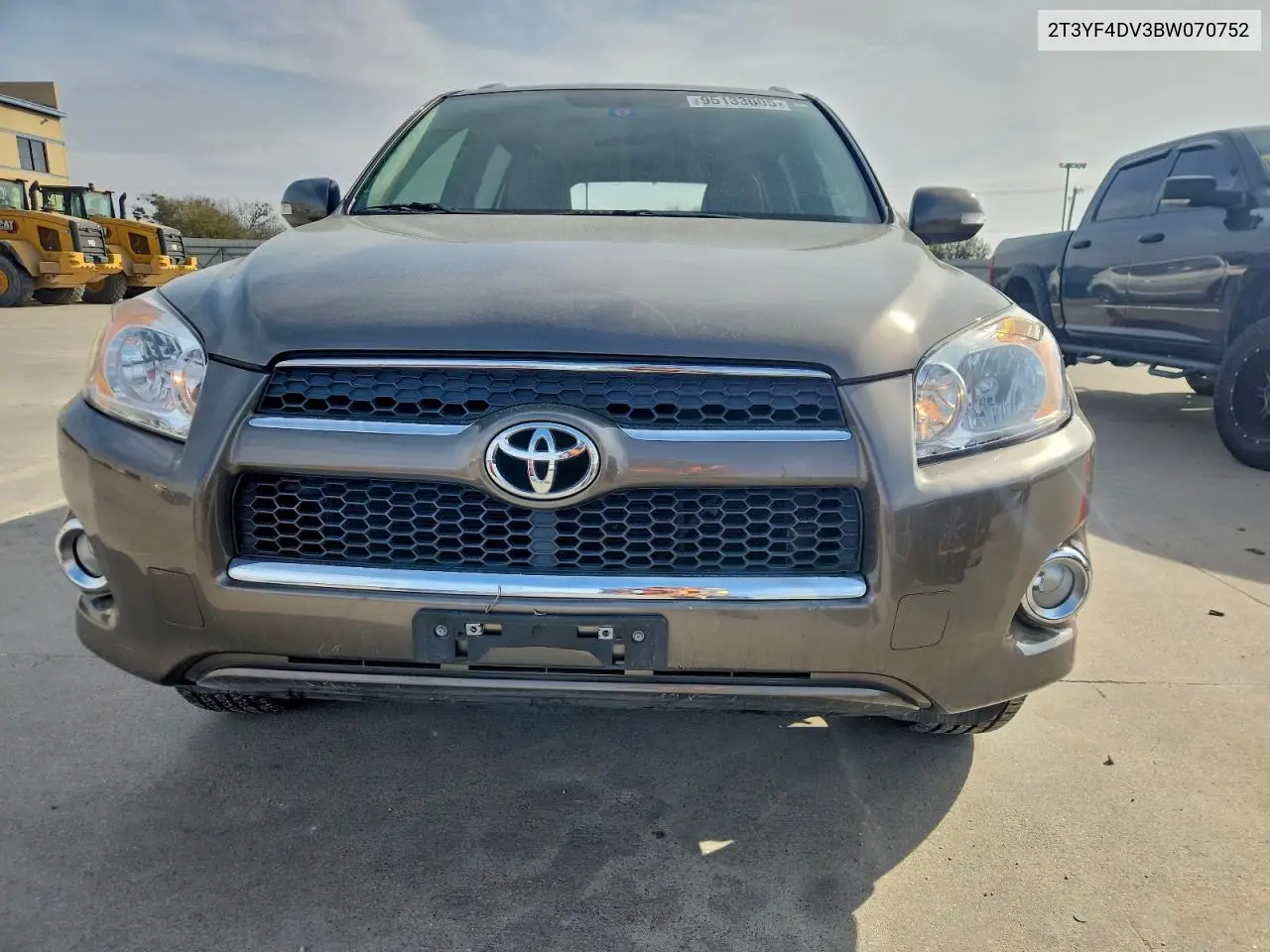 2T3YF4DV3BW070752 2011 Toyota Rav4 Limited