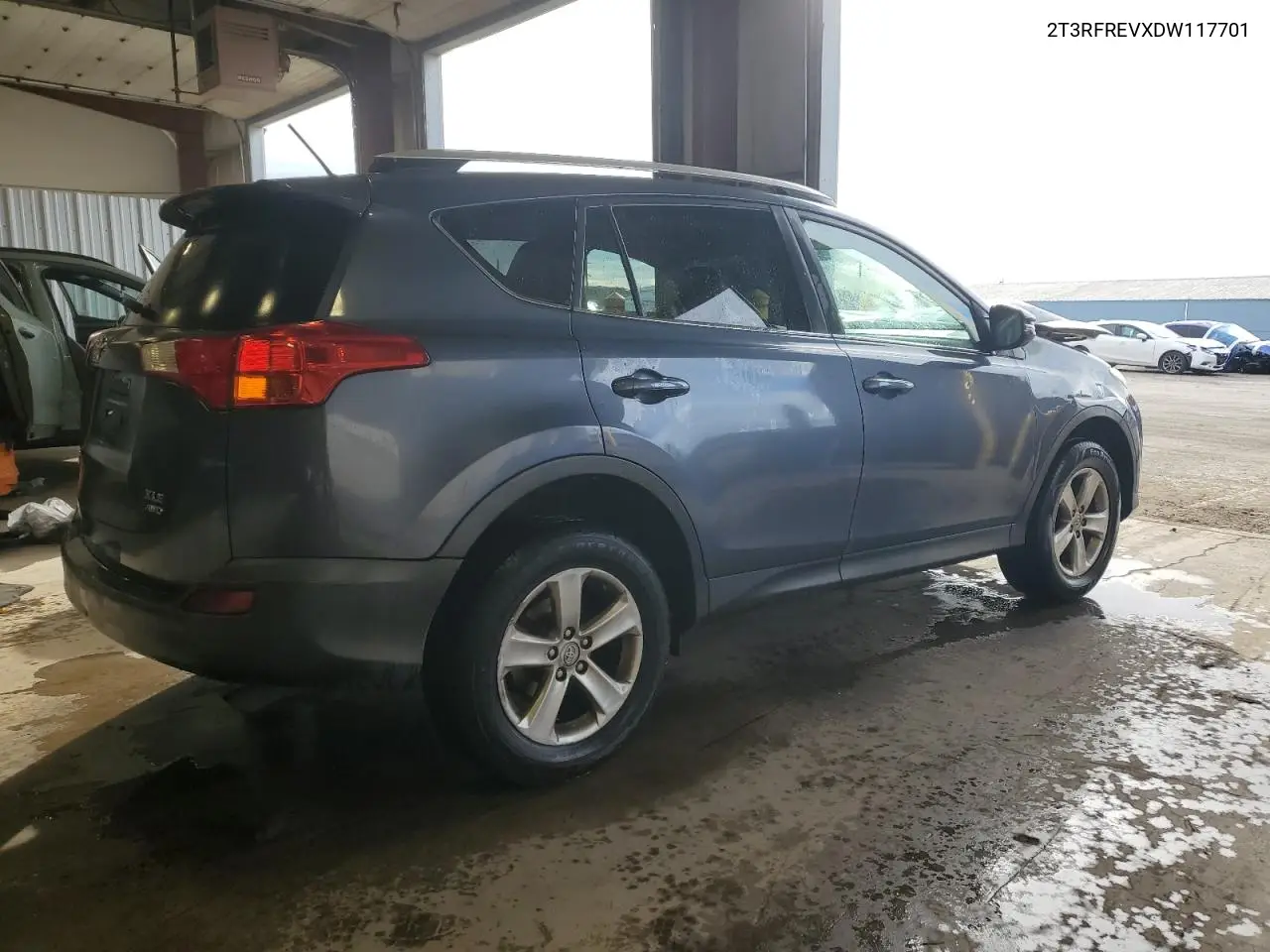 2T3RFREVXDW117701 2013 Toyota Rav4 Xle