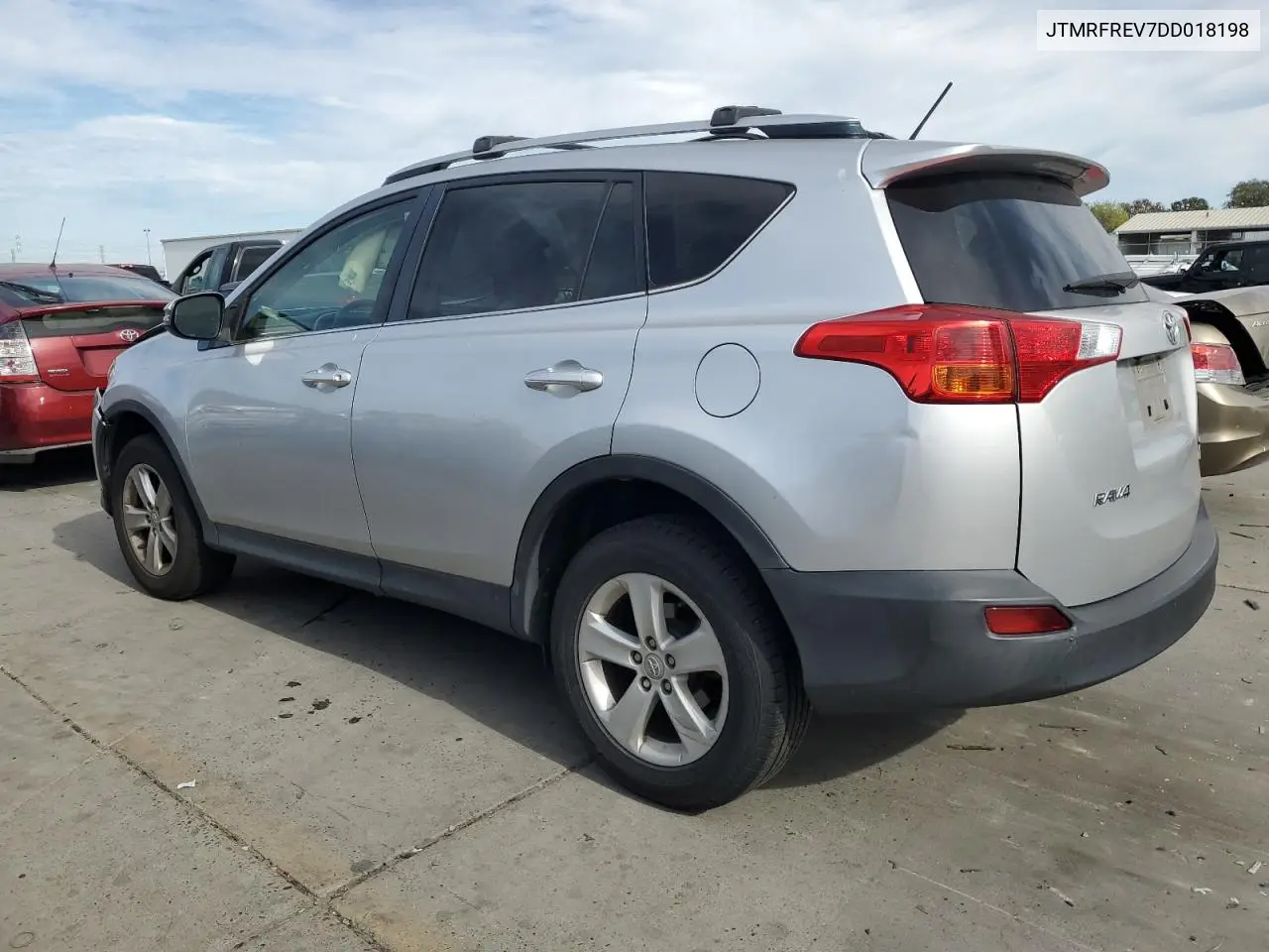 JTMRFREV7DD018198 2013 Toyota Rav4 Xle