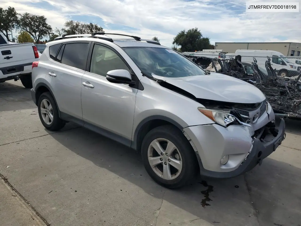 JTMRFREV7DD018198 2013 Toyota Rav4 Xle