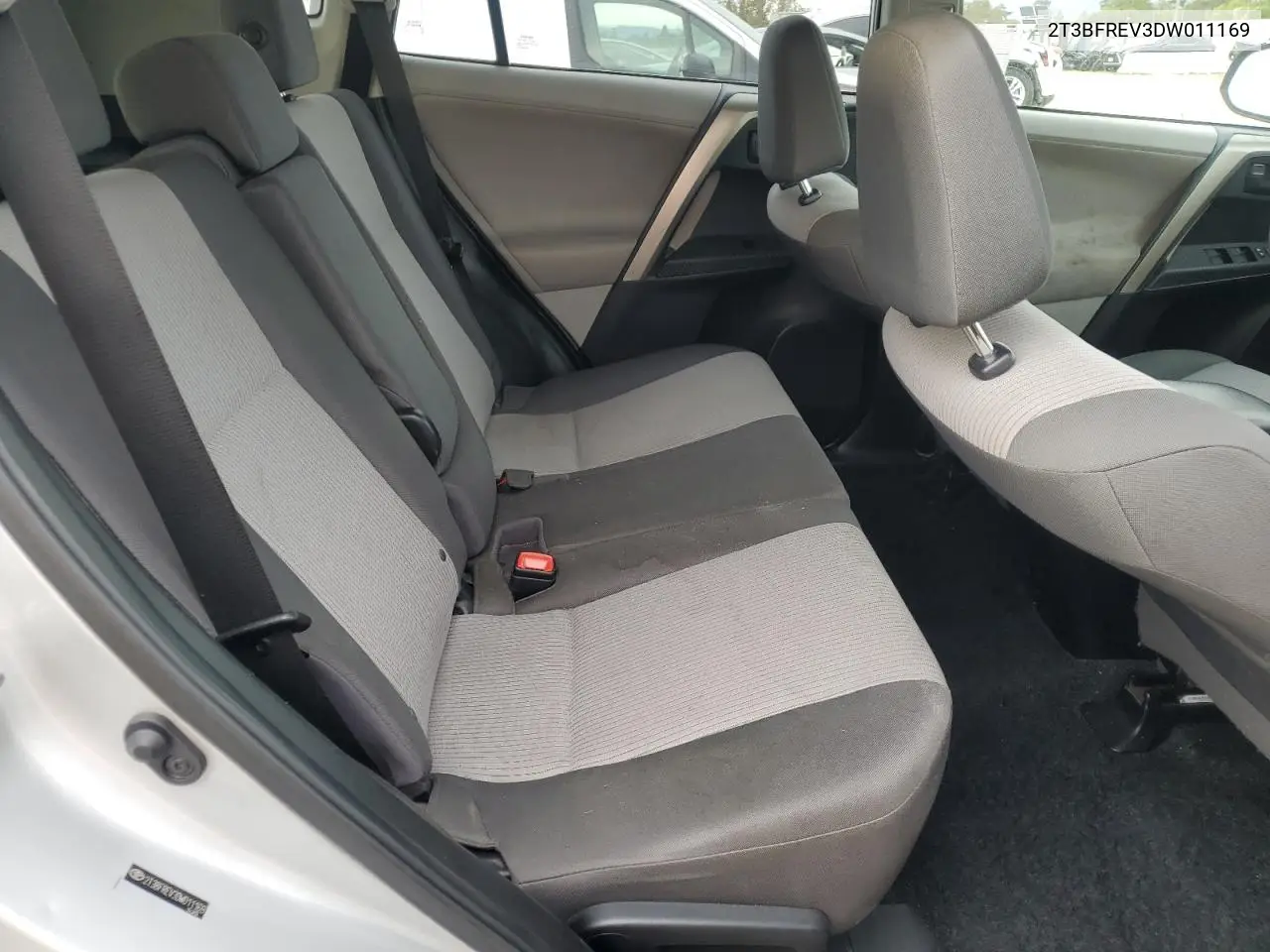 2T3BFREV3DW011169 2013 Toyota Rav4 Le