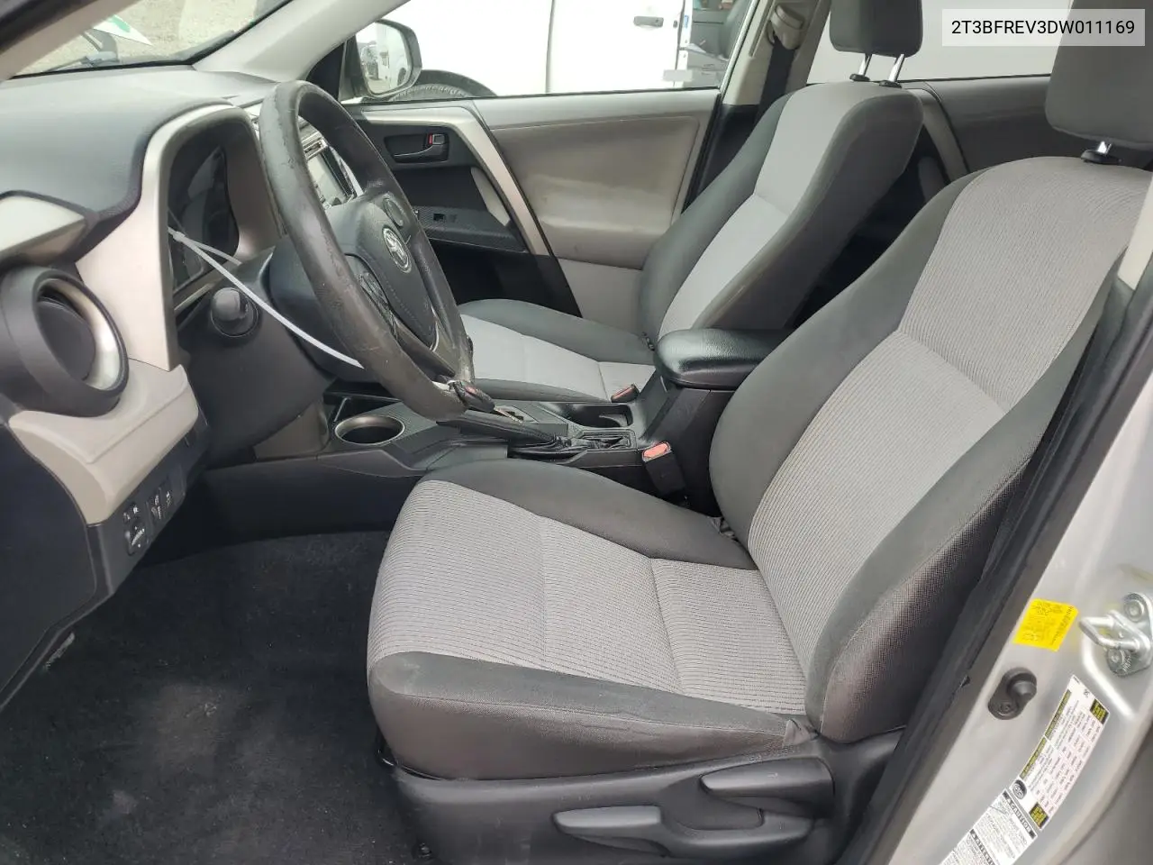2T3BFREV3DW011169 2013 Toyota Rav4 Le
