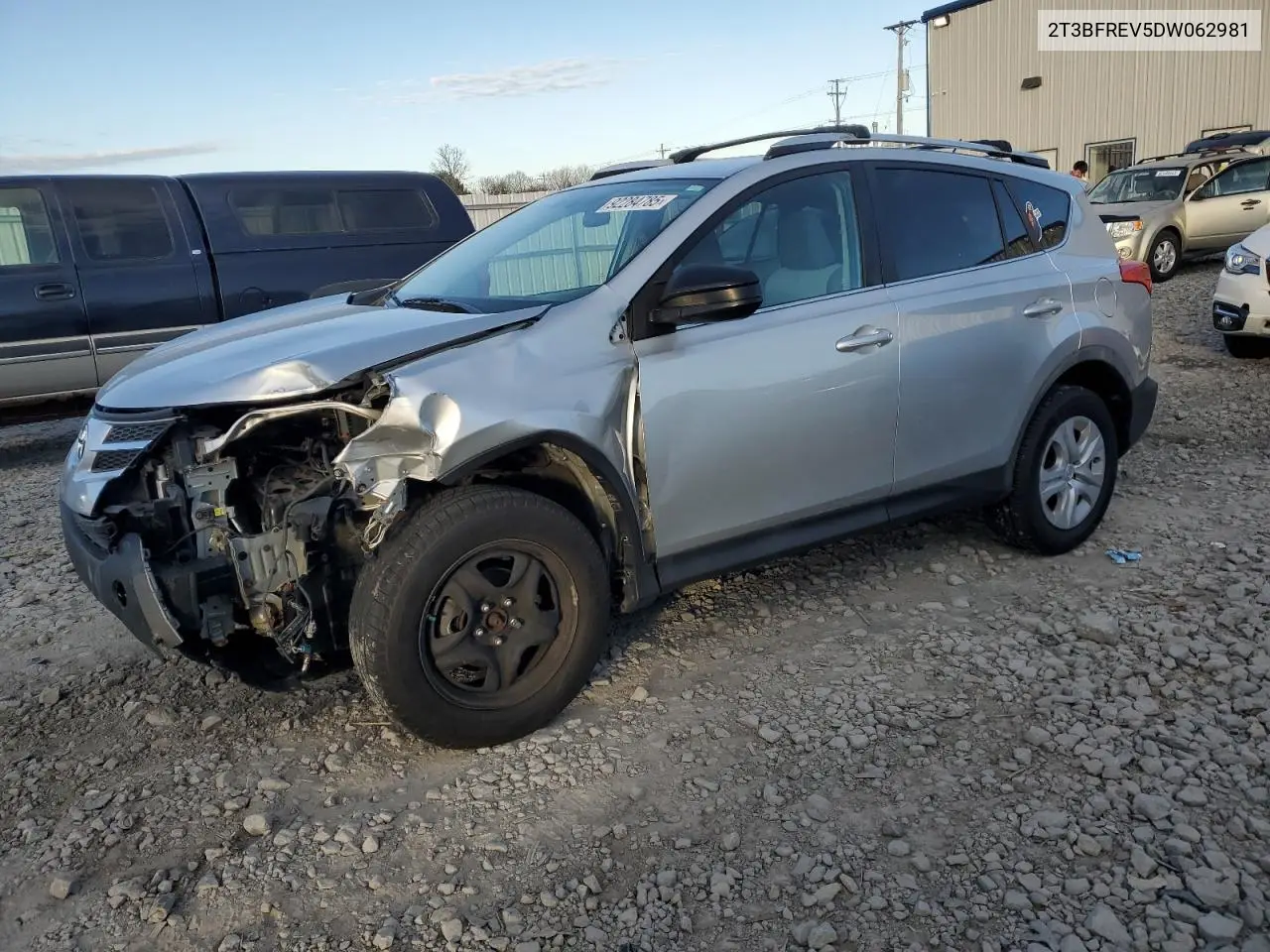2T3BFREV5DW062981 2013 Toyota Rav4 Le