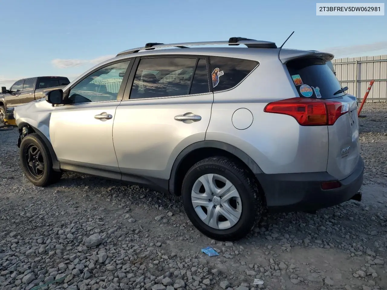 2T3BFREV5DW062981 2013 Toyota Rav4 Le