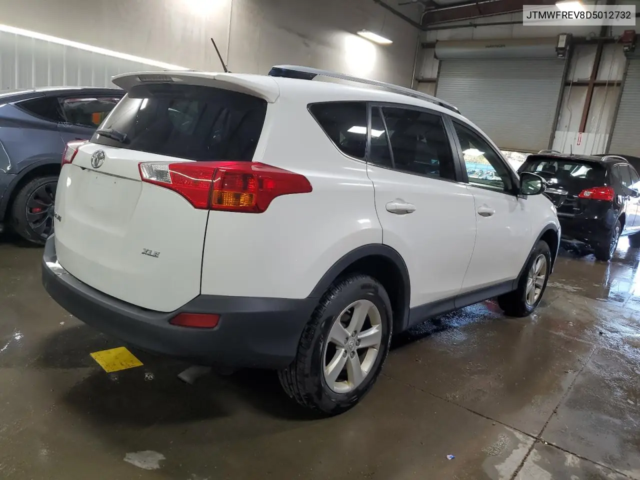 JTMWFREV8D5012732 2013 Toyota Rav4 Xle