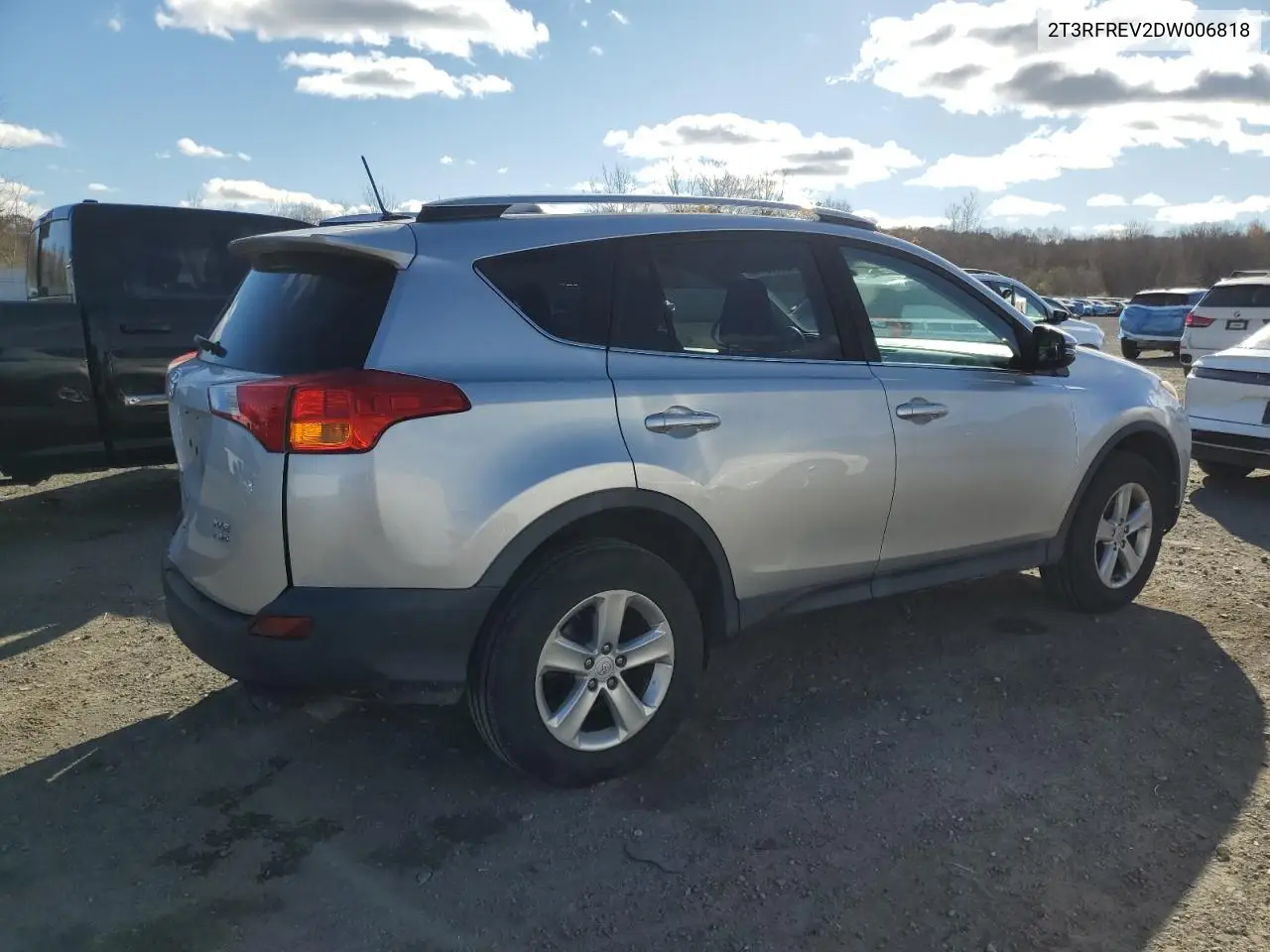 2T3RFREV2DW006818 2013 Toyota Rav4 Xle