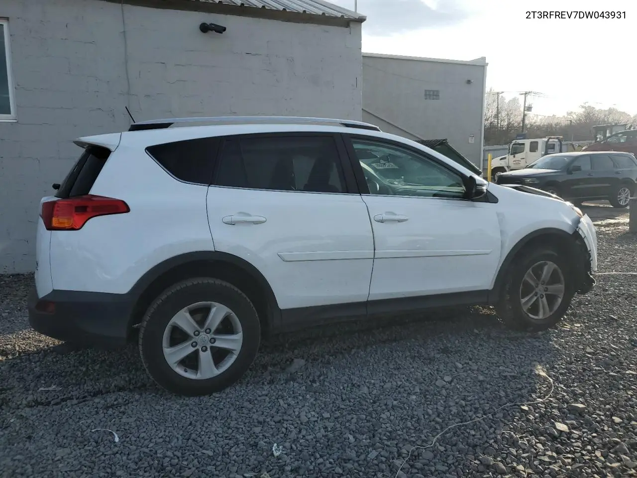 2T3RFREV7DW043931 2013 Toyota Rav4 Xle