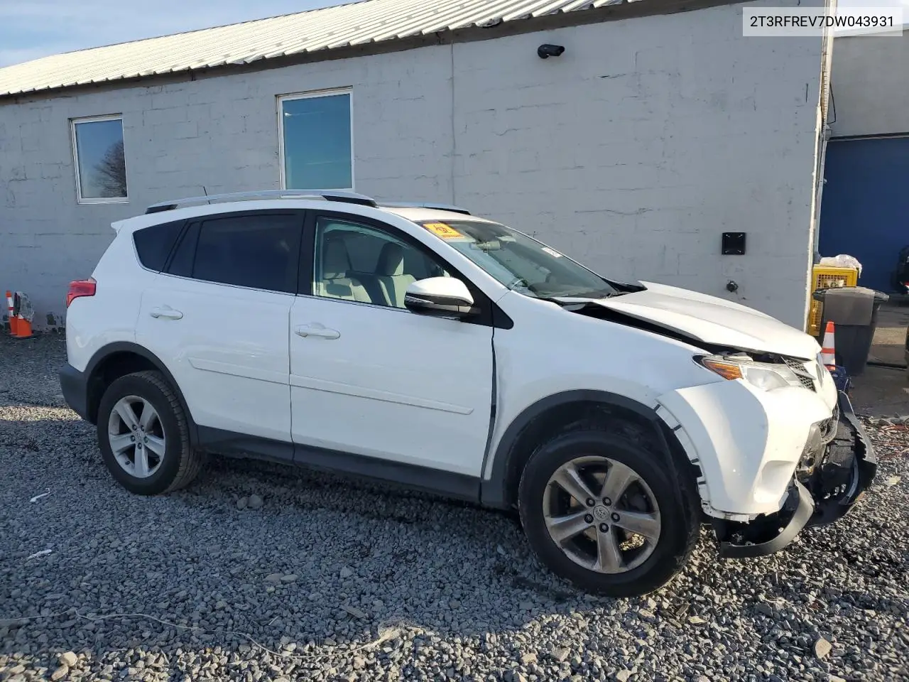 2T3RFREV7DW043931 2013 Toyota Rav4 Xle