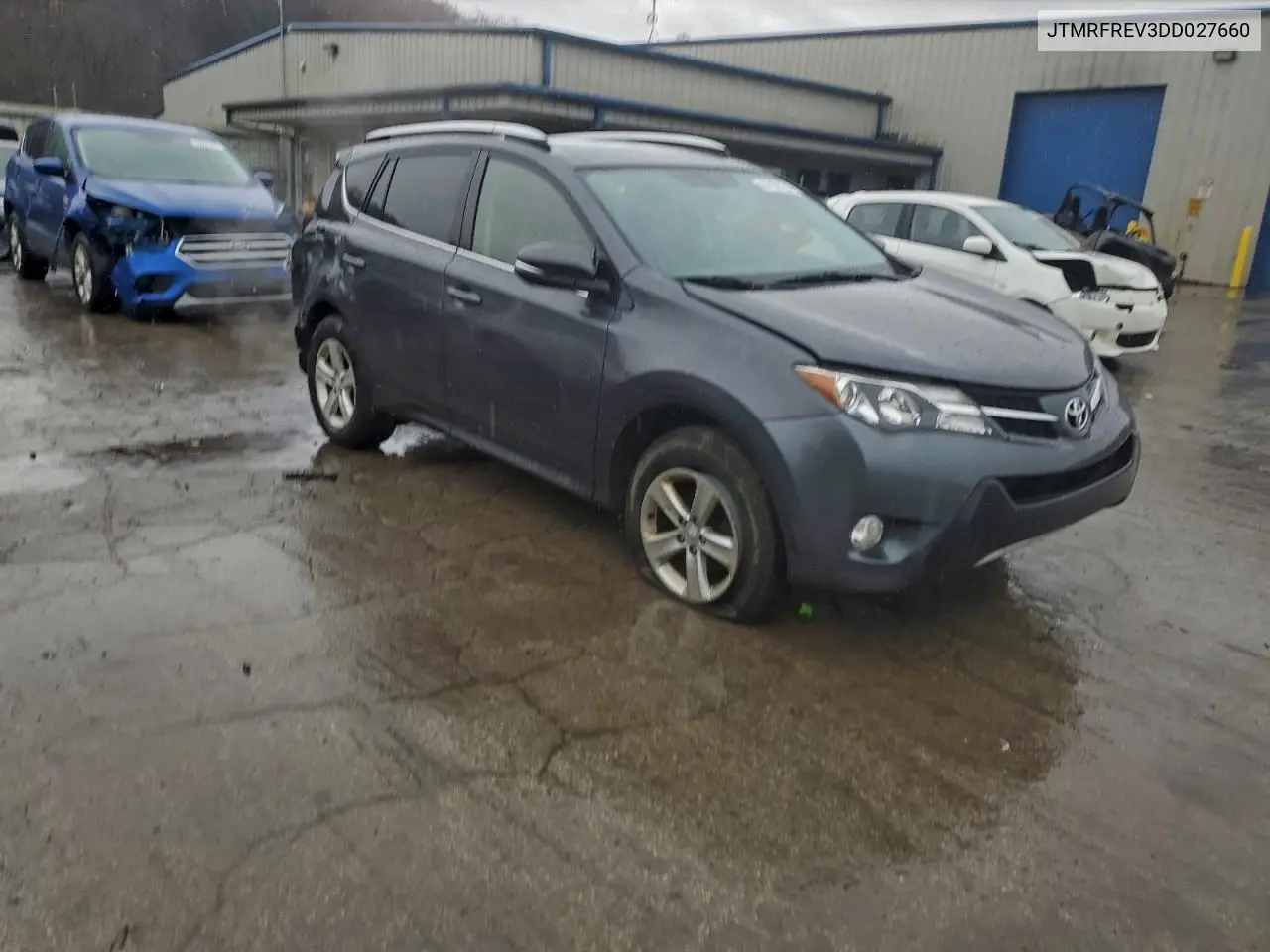 JTMRFREV3DD027660 2013 Toyota Rav4 Xle
