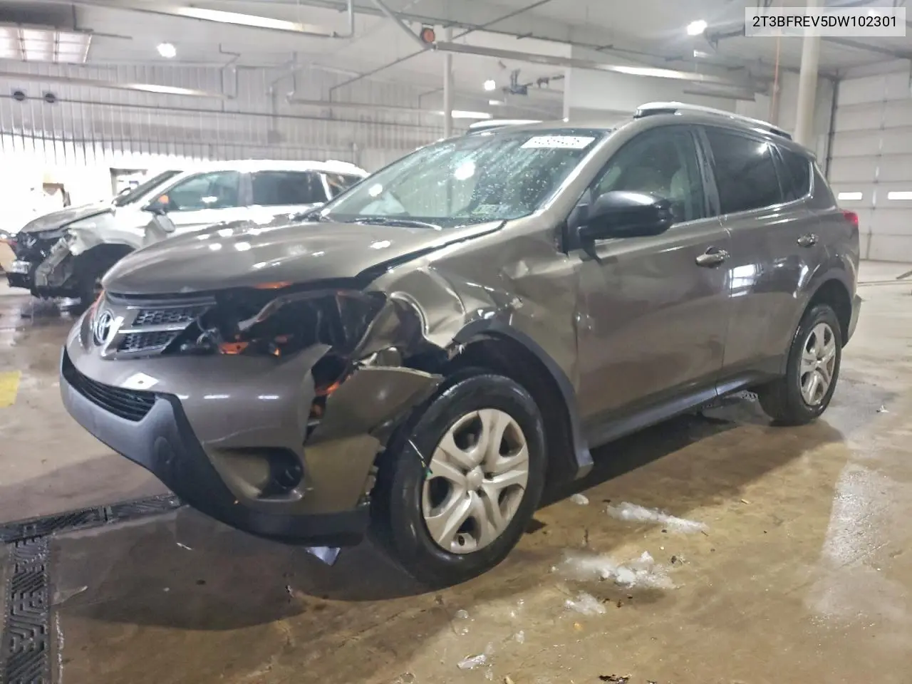 2T3BFREV5DW102301 2013 Toyota Rav4 Le