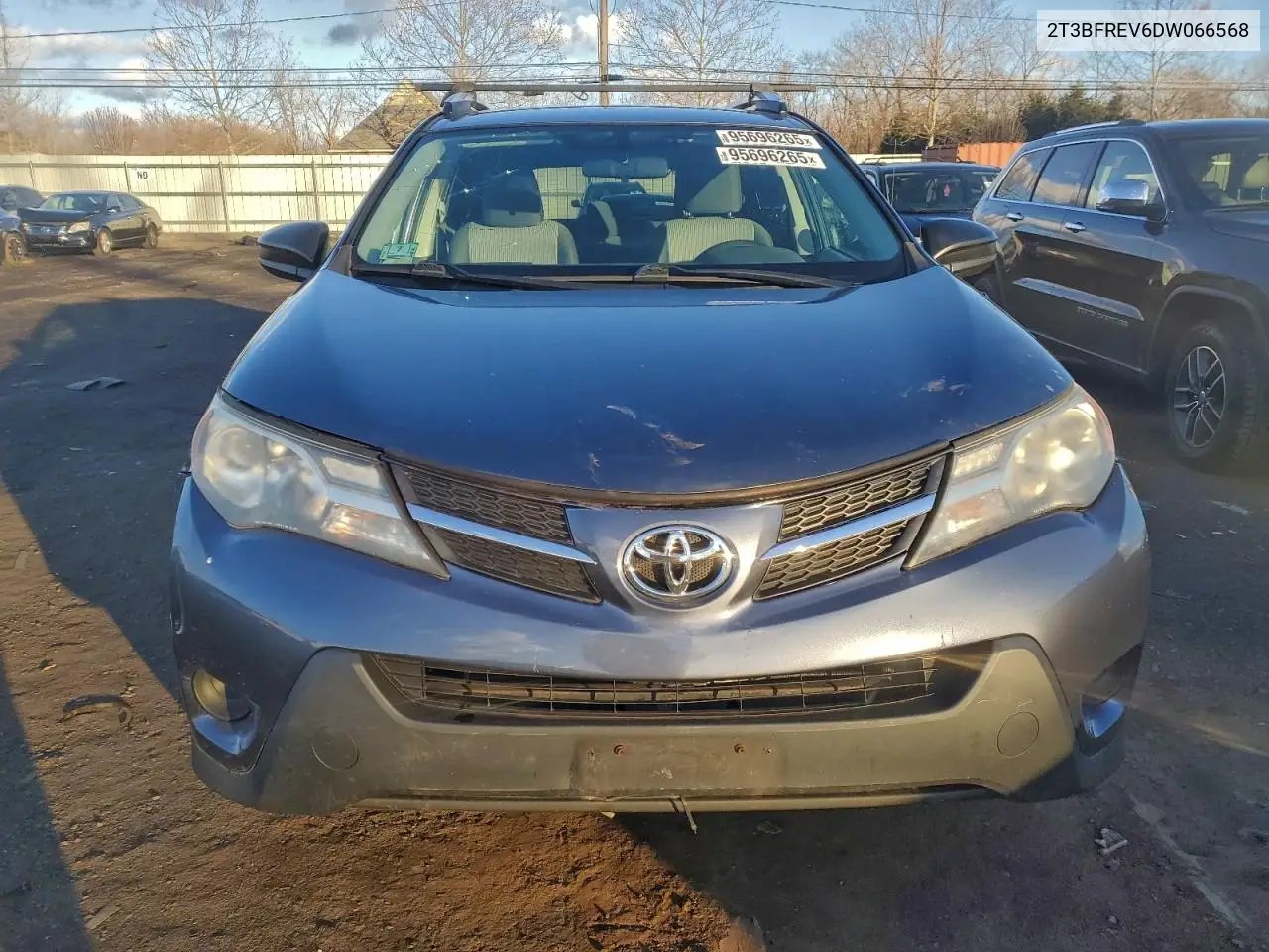 2T3BFREV6DW066568 2013 Toyota Rav4 Le