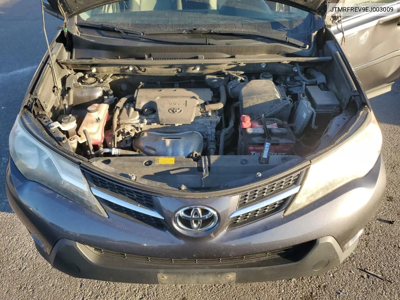 JTMRFREV9EJ003009 2014 Toyota Rav4 Xle