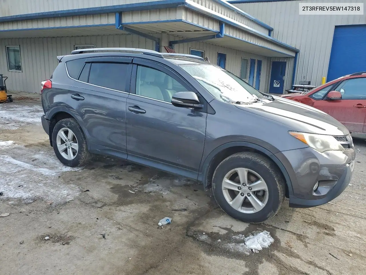 2T3RFREV5EW147318 2014 Toyota Rav4 Xle