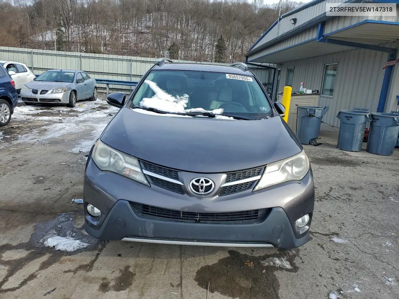 2T3RFREV5EW147318 2014 Toyota Rav4 Xle